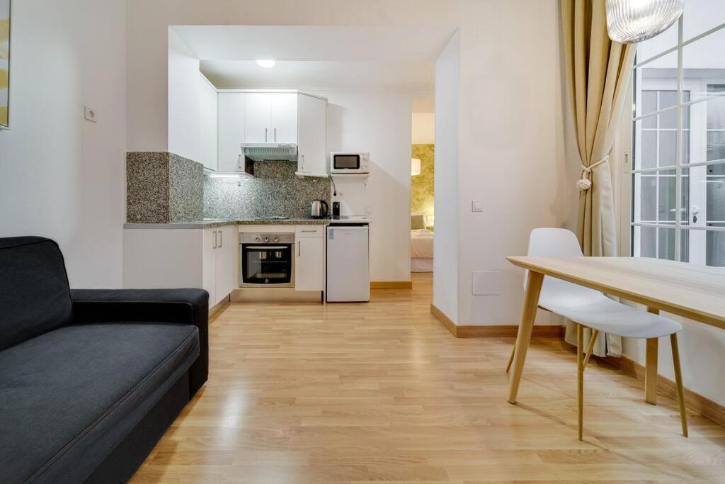 Encantador Apartamento Con Patio Malaga Ngoại thất bức ảnh